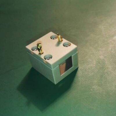 Kopen LN (LiNbO3) Pockels-cellen – Hoge elektro-optische coëfficiënt, lage halvegolfspanning, hoge schadedrempel, AR-coating, voor Q-Switch, fasemodulator, lasercommunicatie en industriële lasersystemen online vervaardiging